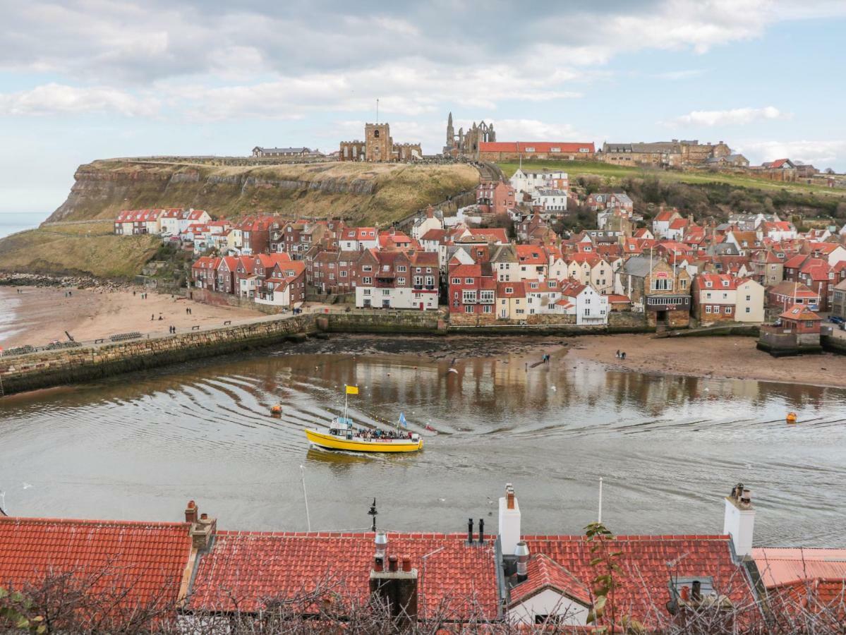 1 Church Square Whitby Exterior photo